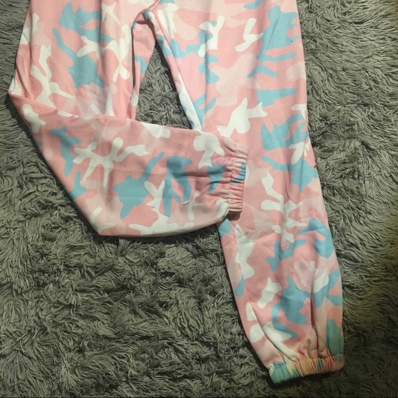 Cotton candy camo joggers - Picture 2 of 2